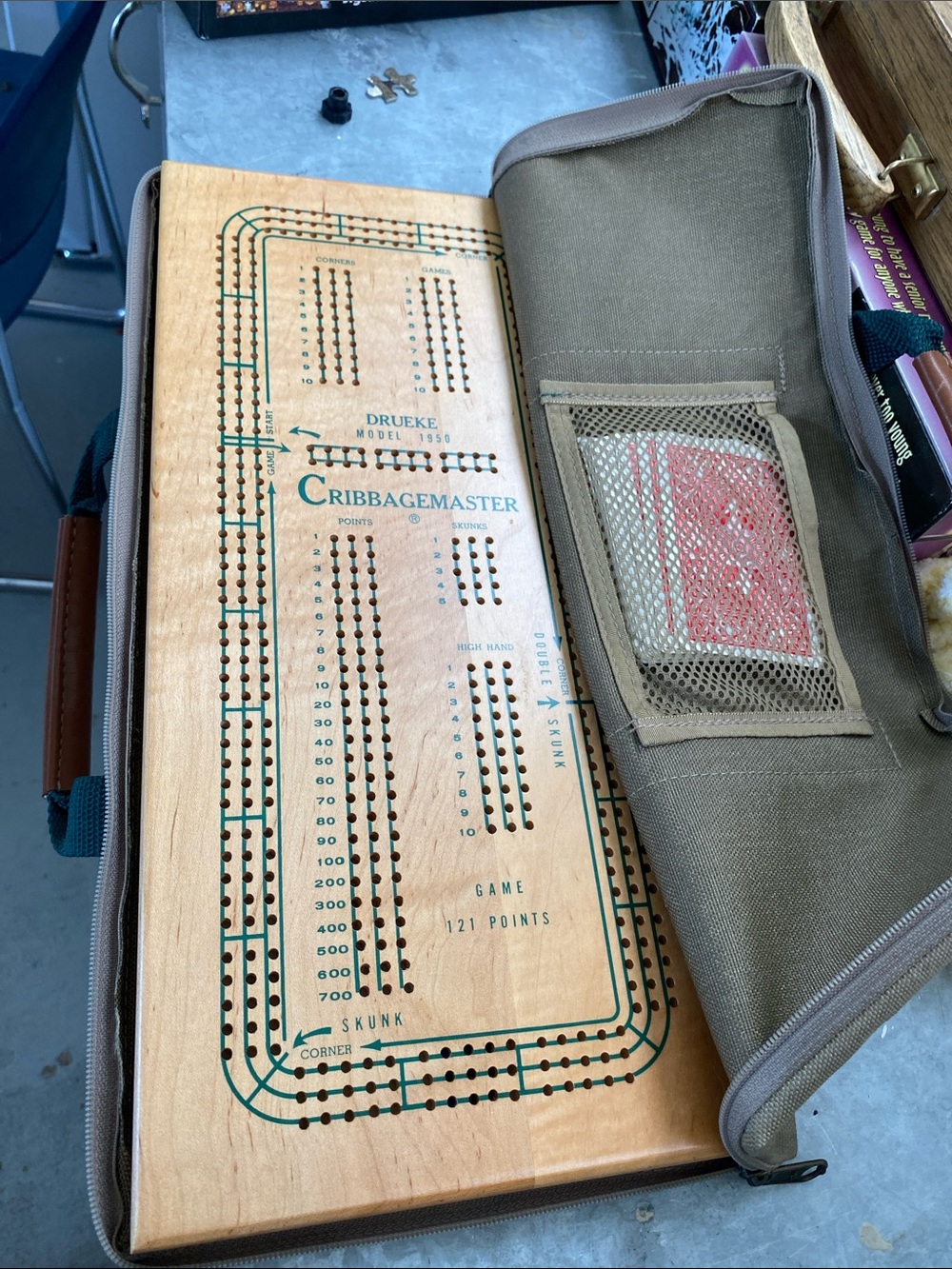 CribbageMaster Wooden Cribbage Board with Carry Case - Natural Wood & Olive